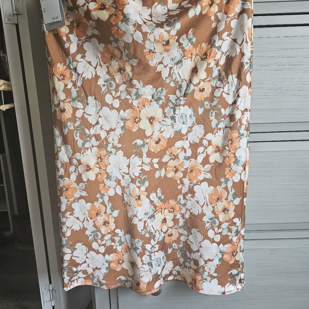Nordstrom brown copper floral skirt. Never worn